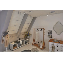 Dressing lumineux avec portant, commode et éclairage sur rail flexible