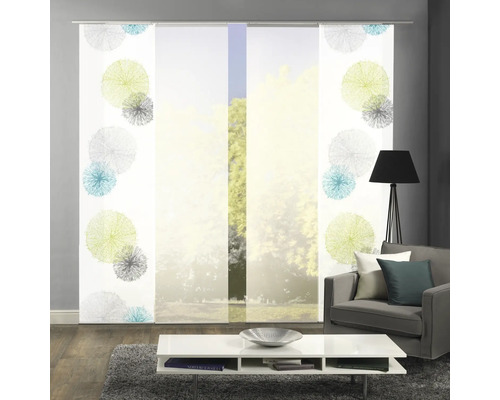 Schiebegardine mit abstraktem Muster im Wohnzimmer