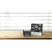 Shelly Wave Shutter pour contrôler les volets roulants et les stores avec l''emballage du produit correspondant