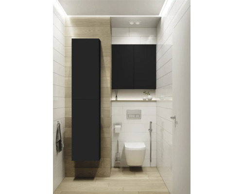 Salle de bains moderne avec armoires suspendues noires, toilettes murales et carrelage clair.