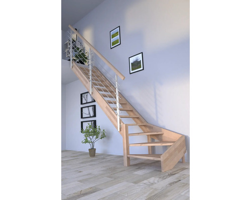 Vue d''une pièce avec un escalier en bois et une rampe en acier inoxydable