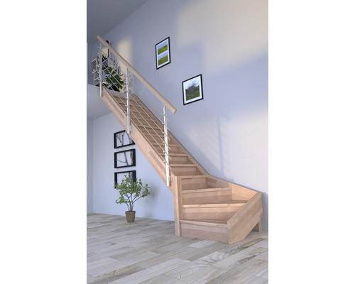 Escalier en bois avec rampe en acier inoxydable dans une pièce lumineuse.