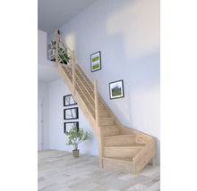 Escalier en bois avec rampe dans une pièce lumineuse