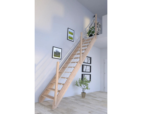 Escalier en bois avec rampe en métal dans une pièce lumineuse