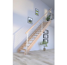 Escalier en bois avec rampe en métal dans une pièce lumineuse