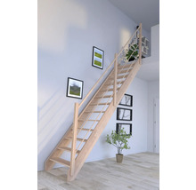 Escalier en bois avec rampe dans une pièce lumineuse