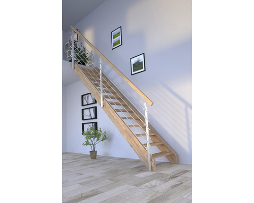 Escalier en bois avec rampe en acier inoxydable dans une pièce à vivre