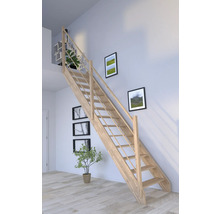 Escalier en bois dans un espace de vie avec décoration murale