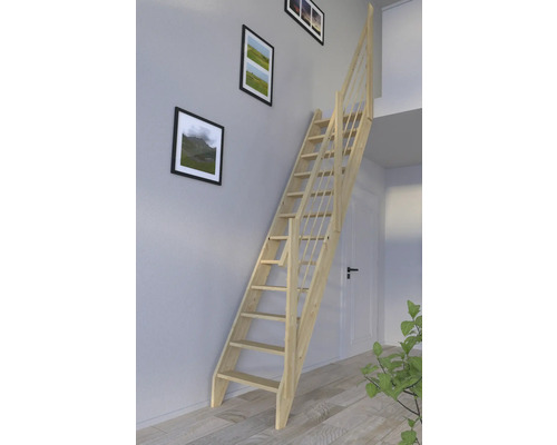 Escalier droit en bois avec rampe dans un intérieur