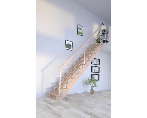 Holztreppe mit Metallgeländer in hellem Wohnraum