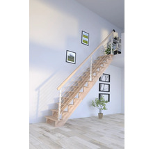 Escalier en bois avec rampe dans une pièce lumineuse