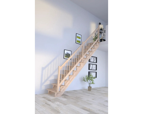 Holztreppe in einem hellen, modernen Wohnraum mit Holzboden und Wanddekoration