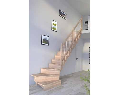 Escalier en bois avec rampe dans une pièce lumineuse