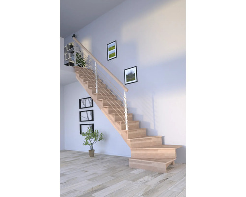 Escalier en bois avec rampe en métal dans une pièce lumineuse