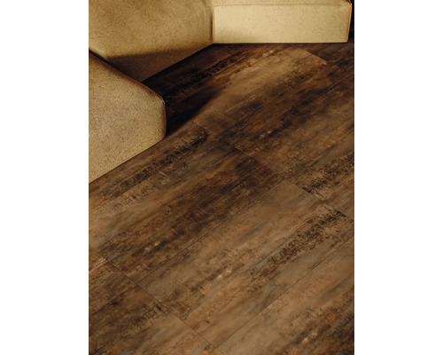 Verlegung von Bodenfliesen im Wohnbereich