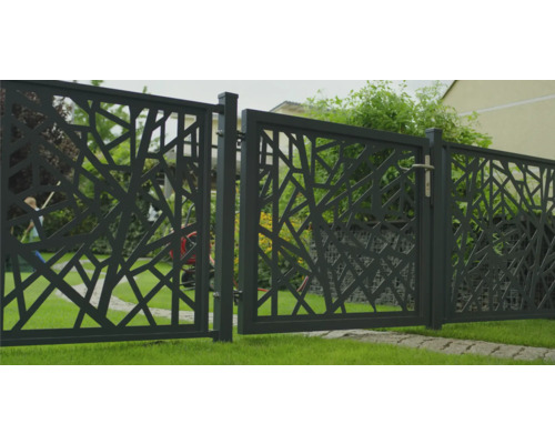 Clôture de jardin décorative avec portail ouvert