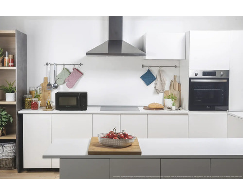 Cuisine moderne avec micro-ondes, hotte aspirante et four encastrable