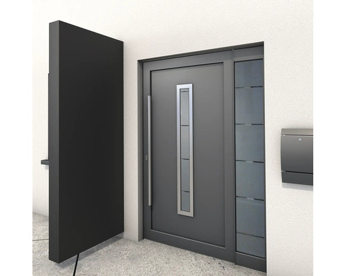 Moderne Haustür mit Seitenteil, Briefkasten und Sichtschutz