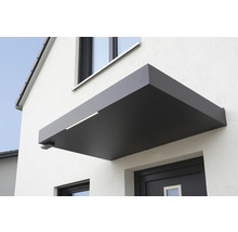 Vordach aus Metall über einer Haustür