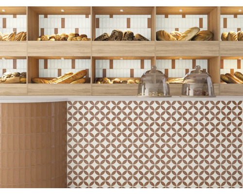 Bäckerei-Szene mit Brotregalen und dekorativen Fliesen