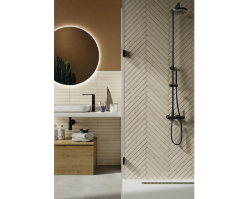 Salle de bain moderne avec douche, lavabo, miroir et meuble bas en bois