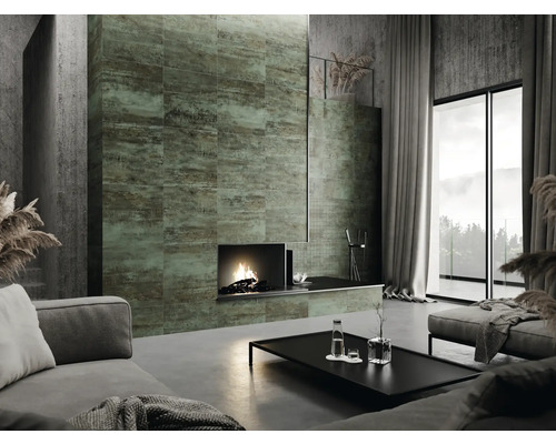 Salon moderne avec cheminée et mur carrelé