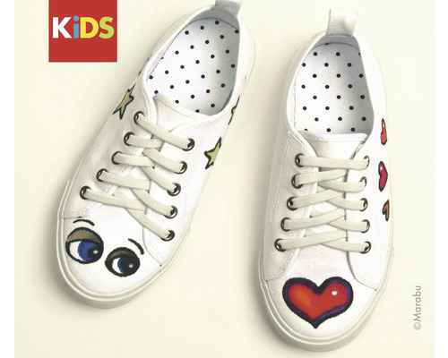 Paire de baskets blanches pour enfants avec motifs cœurs, étoiles et yeux