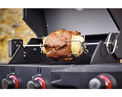 Braten auf Drehspiess im Grill