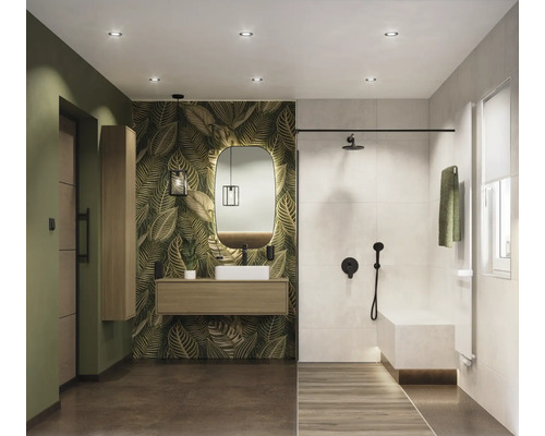Salle de bains avec douche, lavabo, miroir et papier peint à motifs de feuilles