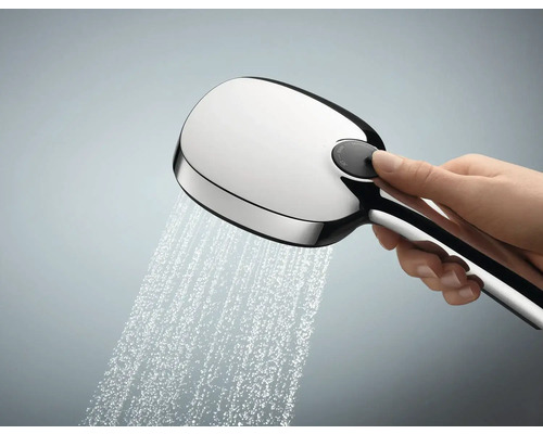 Douchette à main avec jet d''eau et bouton de commande
