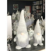 Zwei Stoffgnome mit Strickmütze und Bart als Dekoration