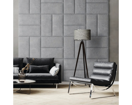 Coussin mural Print Pierre gris aspect velours 30 x 60 cm Salon avec panneaux muraux gris, canapé, fauteuil et lampadaire