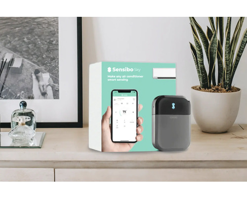 Commande de climatisation Sensibo Sky avec emballage sur une table