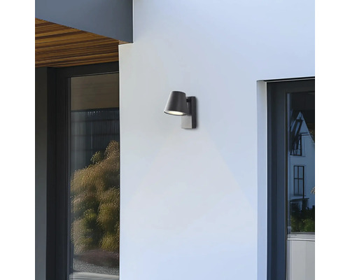 Wandleuchte zur Aussenbeleuchtung am Haus