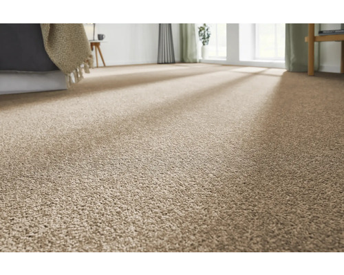 Nahaufnahme eines Schlafzimmers mit Teppichboden