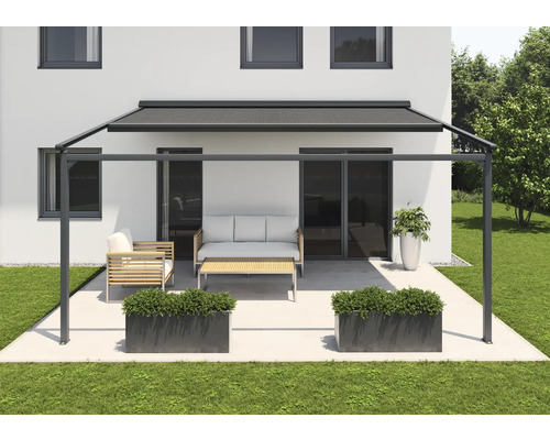 Terrasse mit Pergola, Gartenmöbeln und Bepflanzung