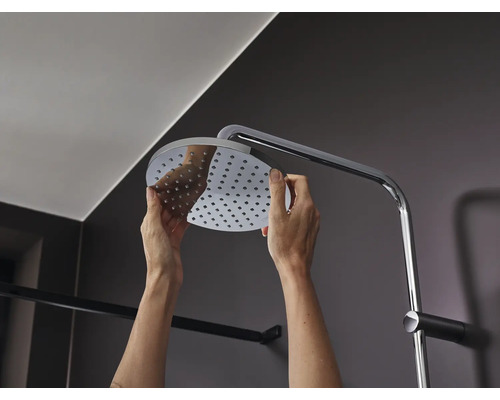 Installation d''une pomme de douche dans une salle de bains