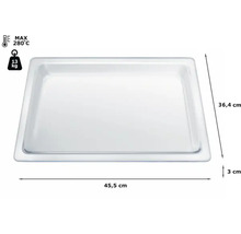 Lèchefrite blanche mesurant 45,5 cm x 36,4 cm x 3 cm et ayant une résistance thermique maximale de 280 degrés Celsius.