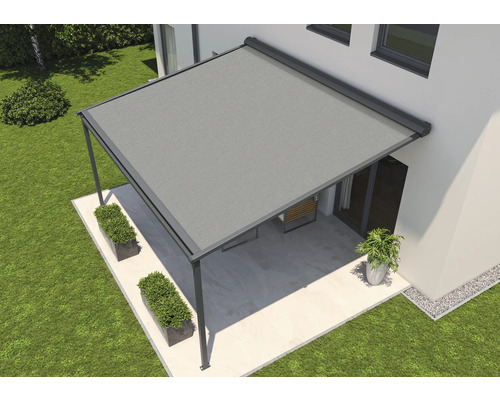 Pergola mit Beschattung an einem Wohnhaus