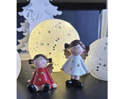 Figurines d''ange décoratives et boules lumineuses étoilées pour la période de Noël