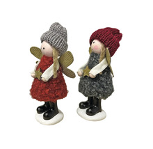 Deux figurines d''anges de Noël avec bonnets et étoiles