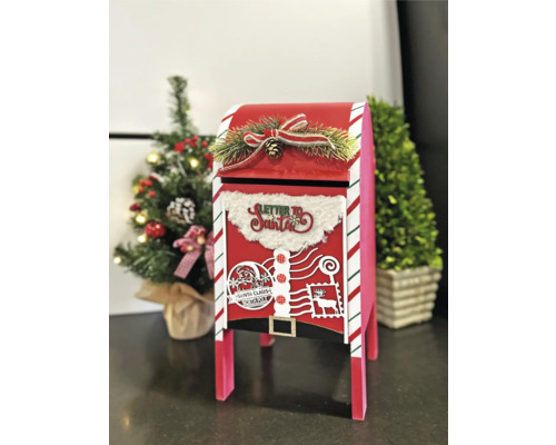 Weihnachtlicher Briefkasten für Briefe an den Weihnachtsmann als saisonale Dekoration