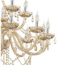 Vue détaillée d''un lustre avec des ampoules et des pendentifs en cristal