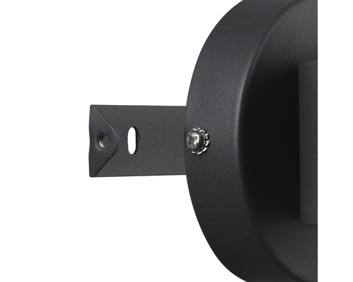 Detailansicht einer Wandleuchte mit Befestigung