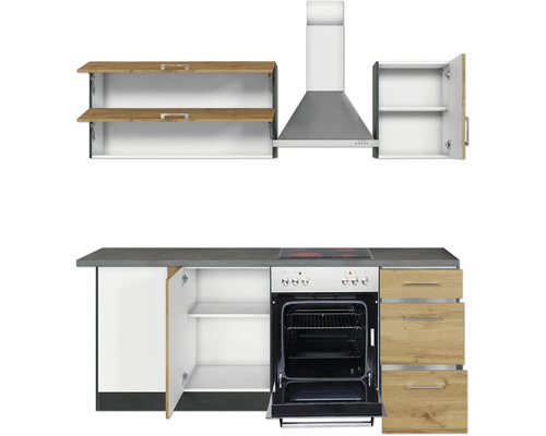 Cuisine avec éléments hauts, hotte aspirante, évier, plaque de cuisson et four