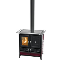 Holzherd mit Kochfeld und Rauchrohr