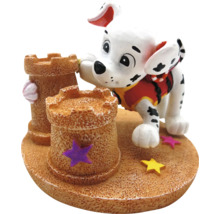 Décoration pour aquarium avec figurine de chien et château de sable