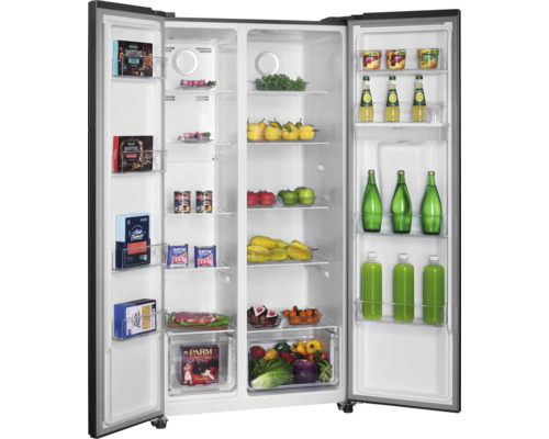 Offener Side-by-Side Kühlschrank mit Lebensmitteln