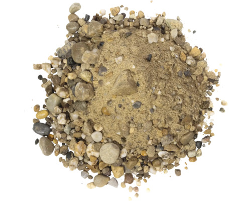 Haufen Spielsand mit Kies