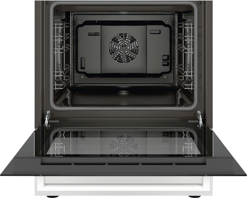 Vue intérieure d''un four encastrable ouvert avec ventilateur